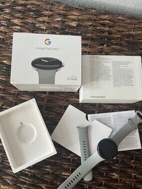 Google Pixel Watch Wifi in Original Box in Gold/Hazel